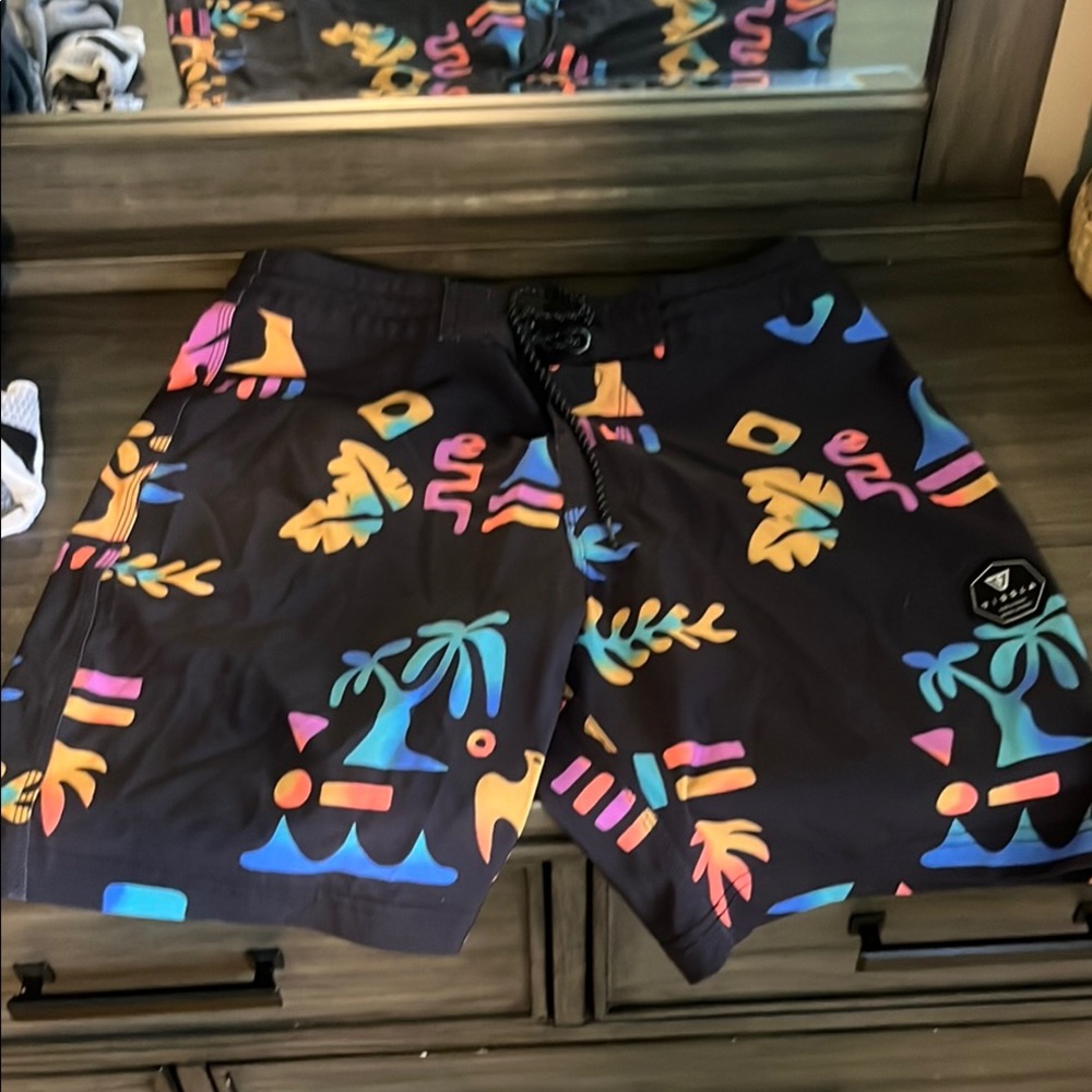 VISSLA Black Multicolor Patterned Men Shorts